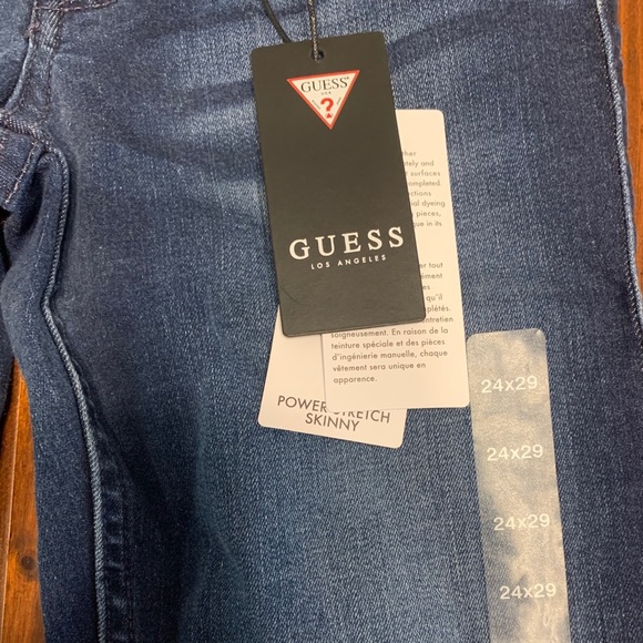 NWT Guess Mid Rise Skinny Jeans In A Size 24. - Picture 2 of 7